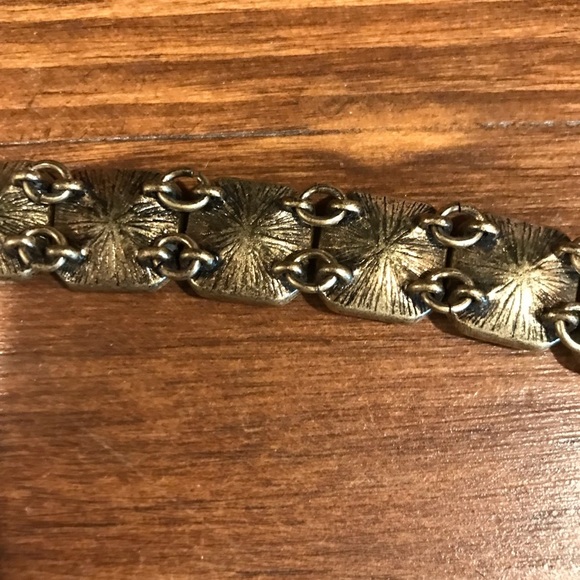 ▪️Chloe & Isabel Large Stone Bracelet - Picture 5 of 7